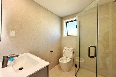 Photo of property in 94 West Harbour Drive, West Harbour, Auckland, 0618