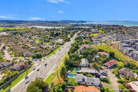 Photo of property in 57 John Dee Crescent, Red Beach, 0932