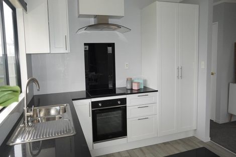 Photo of property in 18b Kelvin Road, Papakura, 2110