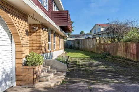 Photo of property in 2/7 Gossamer Drive, Pakuranga Heights, Auckland, 2010