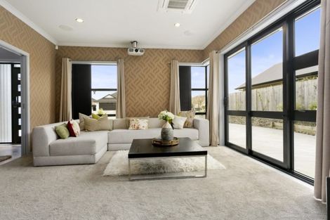 Photo of property in 14 Isobel Hodgson Drive, Cambridge, 3434