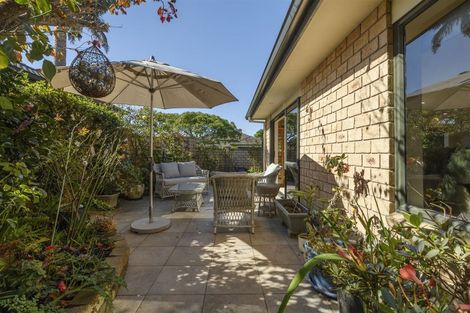 Photo of property in 6 Saint Heliers Place, Papamoa Beach, Papamoa, 3118