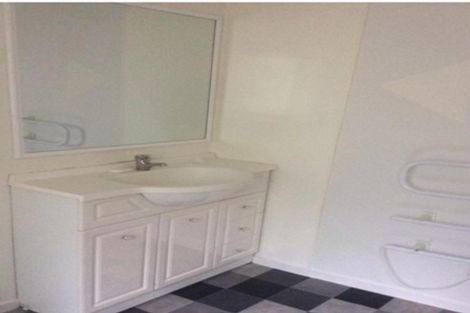 Photo of property in 1/73 Spinella Drive, Bayview, Auckland, 0629