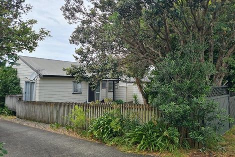 Photo of property in 71 West Harbour Drive, West Harbour, Auckland, 0618