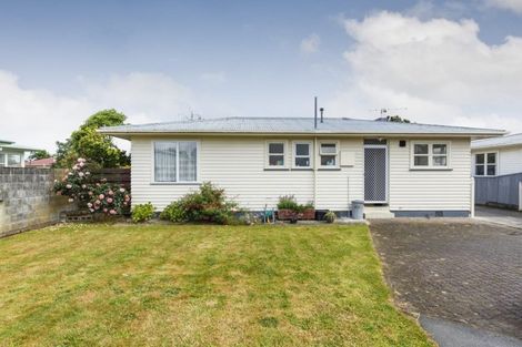 Photo of property in 17 Kaituna Street, Milson, Palmerston North, 4414