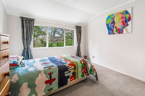 Photo of property in 80 Rising Parade, Fairview Heights, Auckland, 0632