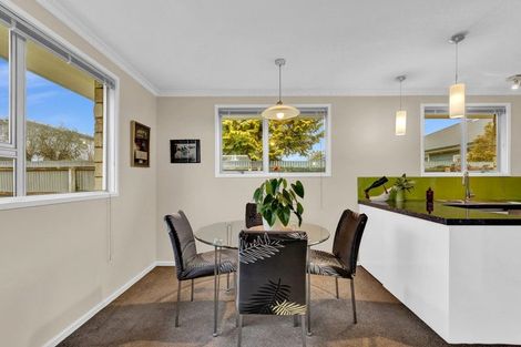 Photo of property in 2/122 Cavendish Road, Casebrook, Christchurch, 8051