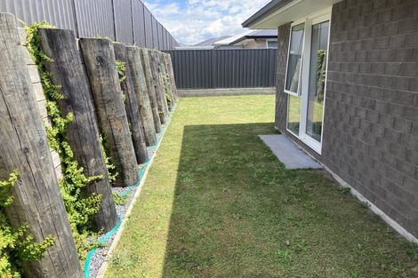 Photo of property in 18 Tabraham Crescent, Pyes Pa, Tauranga, 3112
