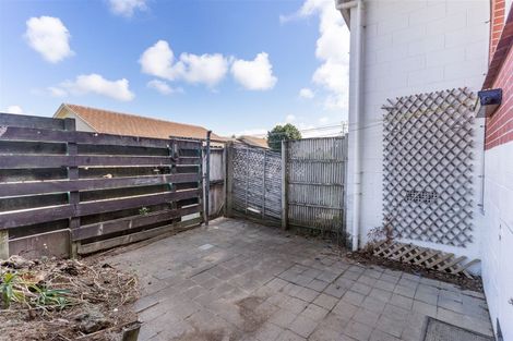 Photo of property in 2/14 South Street, Papakura, 2110