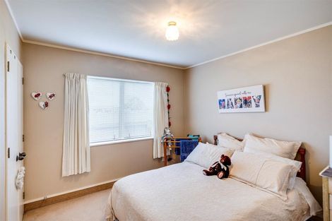 Photo of property in 2/2 Anzac Avenue, Onekawa, Napier, 4110