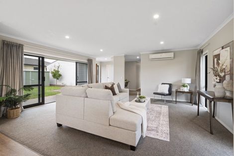 Photo of property in 11 Wescombe Grove, Feilding, 4702