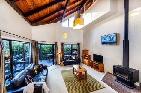 Photo of property in 5 Fitzpatrick Place, Chatswood, Auckland, 0626