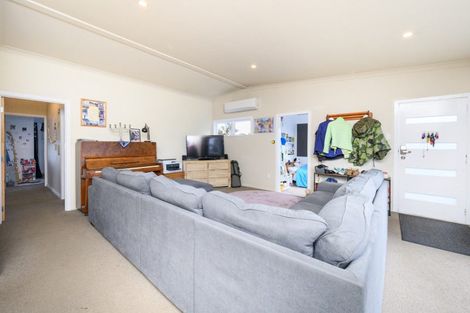 Photo of property in 12 Kent Crescent, Awapuni, Palmerston North, 4412
