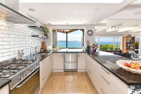 Photo of property in 44 Vipond Road, Stanmore Bay, Whangaparaoa, 0932