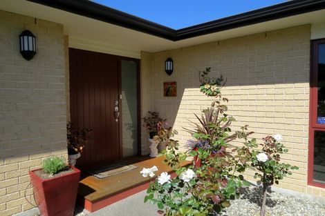 Photo of property in 11 Victoria Street, Coromandel, 3506
