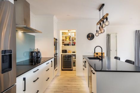 Photo of property in 31 Keene Drive, Bell Block, New Plymouth, 4312