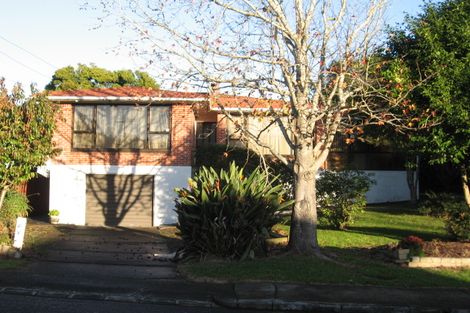 Photo of property in 1 Tomlinson Street, Hillpark, Auckland, 2102