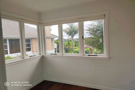 Photo of property in 31 Onewa Road, Northcote, Auckland, 0627