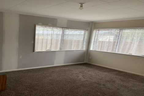 Photo of property in 18 Delaware Grove, Totara Park, Upper Hutt, 5018