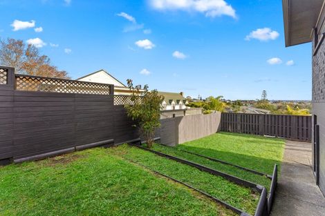 Photo of property in 1/10 Harley Road, Hauraki, Auckland, 0622