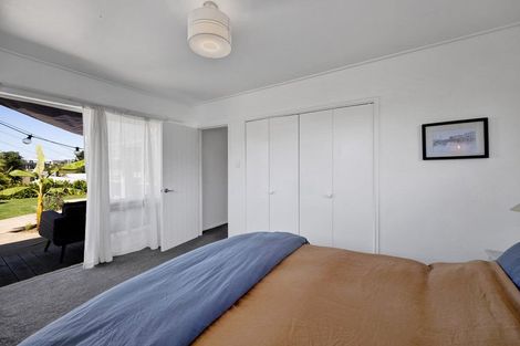 Photo of property in 17 Linda Street, Oakura, 4314