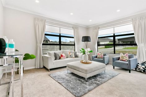 Photo of property in 15 Will Street, Huapai, Kumeu, 0810