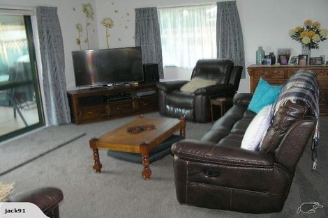 Photo of property in 5a Simons Street, Moturoa, New Plymouth, 4310