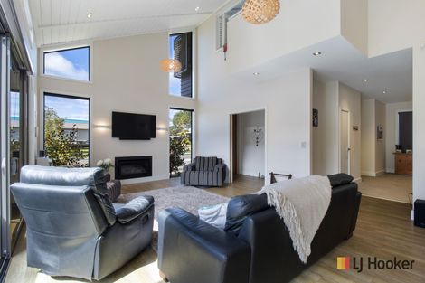 Photo of property in 5 Ian Place, Waihi Beach, 3611