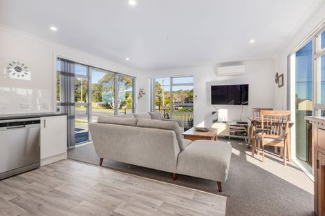 Photo of property in 39 Ruapehu Street, Paraparaumu, 5032