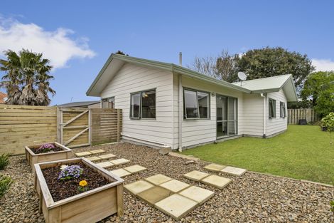 Photo of property in 4c Owens Road, Waiuku, 2123