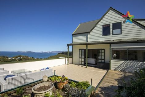 Photo of property in 49a Maungaraki Road, Korokoro, Lower Hutt, 5012