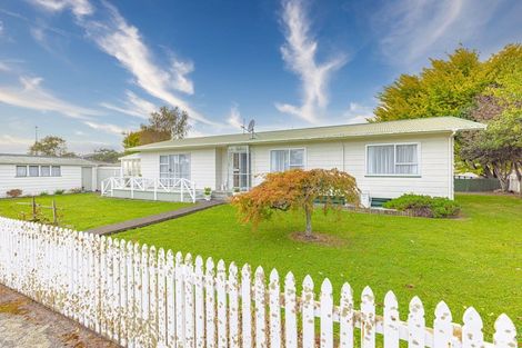 Photo of property in 12 Totara Place, Pahiatua, 4910