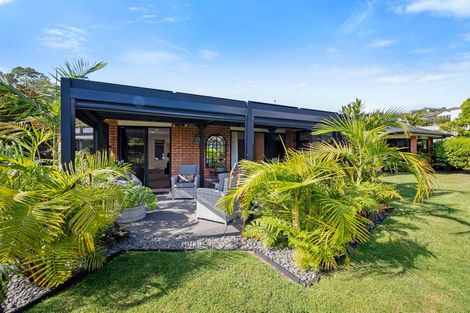 Photo of property in 10a Long Place, Frankleigh Park, New Plymouth, 4310