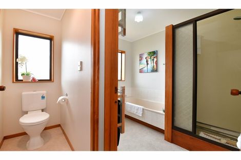 Photo of property in 2/208 Centreway Road, Orewa, 0931