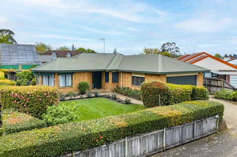 Photo of property in 14 Sandalwood Drive, Dinsdale, Hamilton, 3204