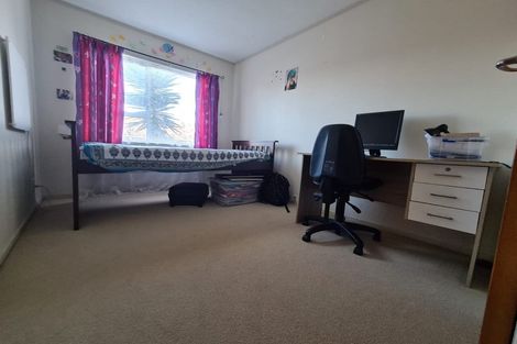 Photo of property in 2/51 Rimu Street, New Lynn, Auckland, 0600