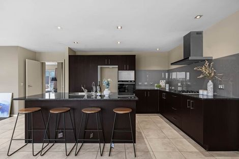 Photo of property in 5 Alvre Place, Flat Bush, Auckland, 2016