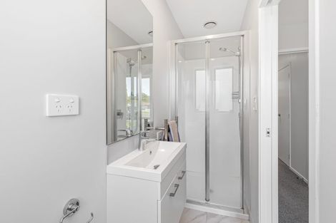 Photo of property in 8/3 Fairdale Place, Birkdale, Auckland, 0626