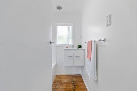 Photo of property in 16 Eureka Road, Eureka, Hamilton, 3287