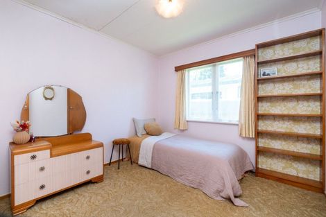 Photo of property in 6 Memorial Park Avenue, Haumoana, 4102