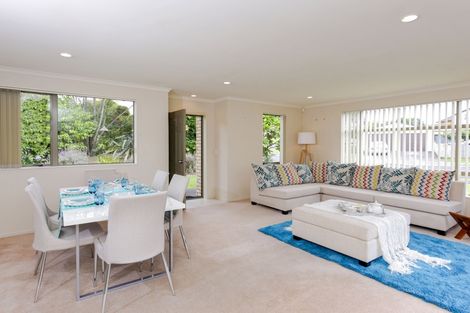 Photo of property in 1a Charlenne Close, Ranui, Auckland, 0612