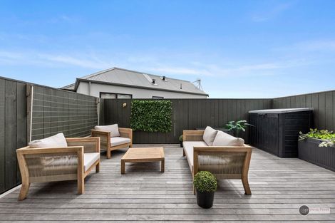 Photo of property in 15/6 Oswald Crescent, Paparangi, Wellington, 6037