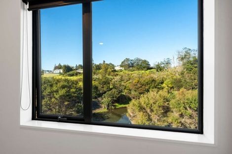 Photo of property in 132 Tiriwa Drive, Massey, Auckland, 0614