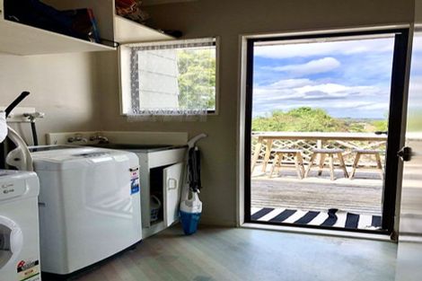 Photo of property in 2/19 Sandgate Avenue, Botany Downs, Auckland, 2010