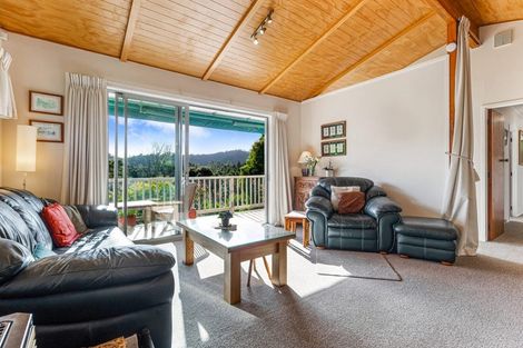 Photo of property in 22 Opanuku Road, Henderson Valley, Auckland, 0612