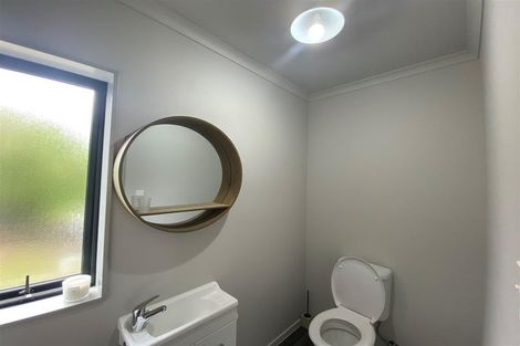 Photo of property in 32 Tutuwhatu Crescent, Weymouth, Auckland, 2103