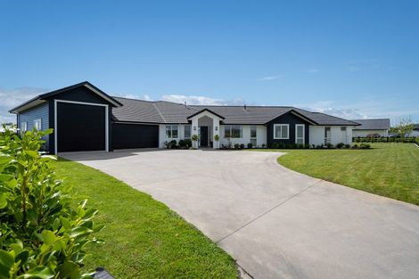 Photo of property in 12 Mike Smith Drive, Cambridge, 3434