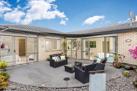 Photo of property in 1a Charlenne Close, Ranui, Auckland, 0612