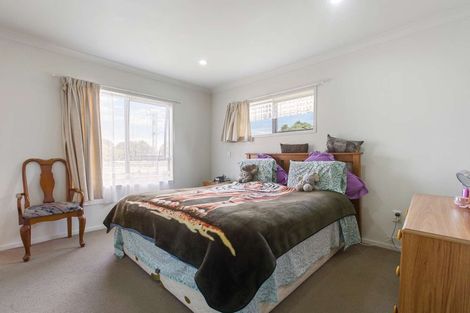 Photo of property in 114 Porchester Road, Papakura, 2110
