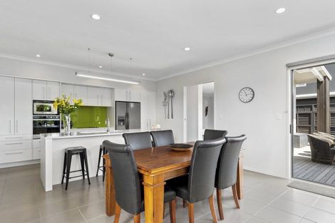 Photo of property in 11 Oriental Parade, Papamoa Beach, Papamoa, 3118